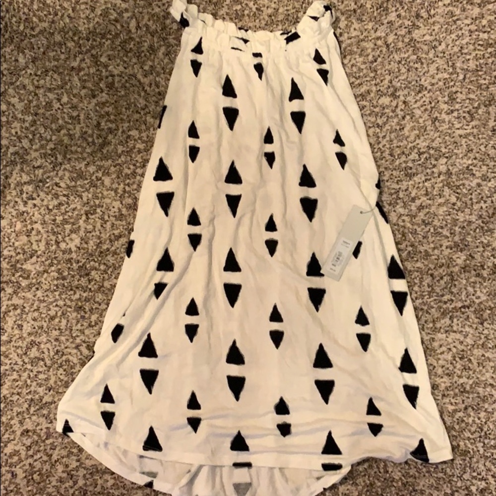 Apt 9 black and white tank